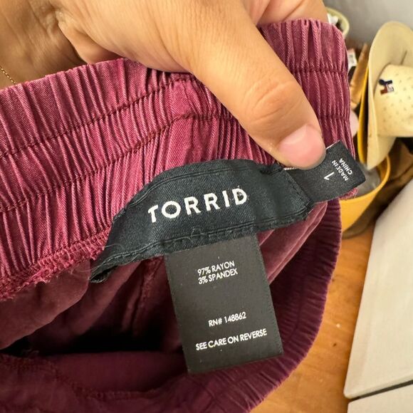 Torrid Relaxed Taper Stretch Challis High-Rise Tie-Front Pant - Picture 8 of 8